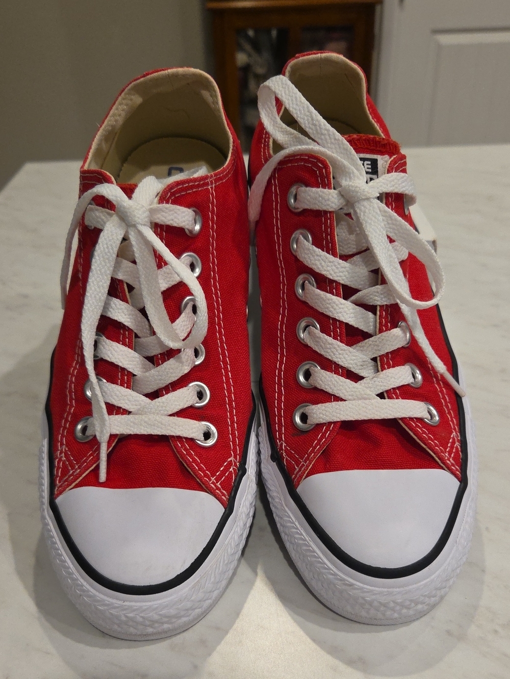 Converse Women Red Canvas Low-Top Sneakers with White Laces Size 7